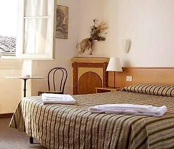 Residenza Le Rondini Pensión 3*