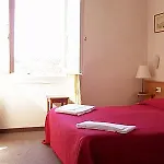 Konukevi Residenza Le Rondini 3*