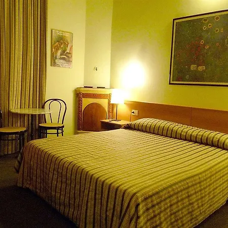 Πανσιόν Residenza Le Rondini 3*